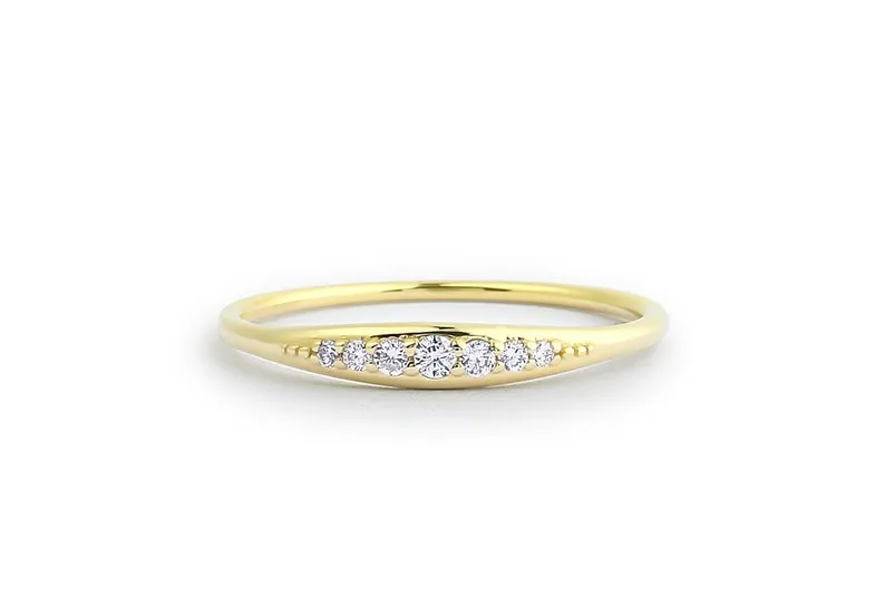 0.11CTW Round Cut Natural Diamond Tapered Wedding Band