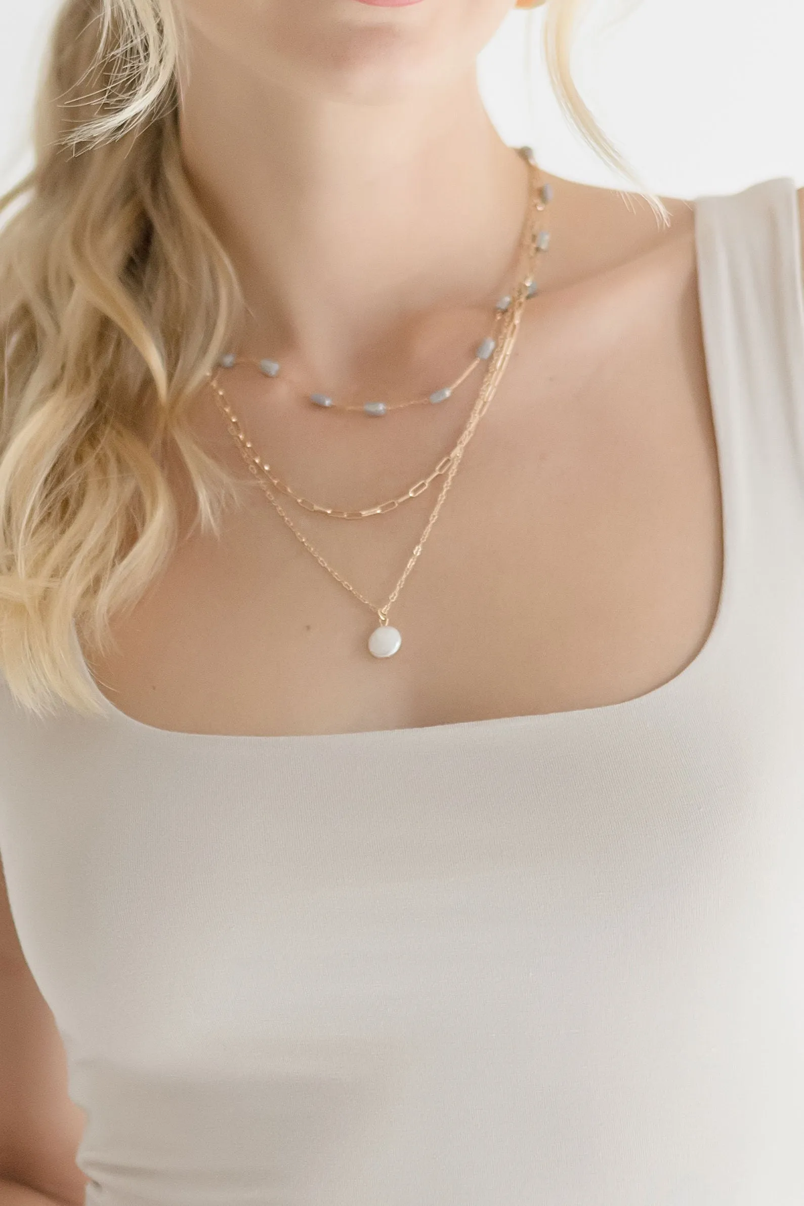 Sandy Layered Pearl Disc Necklace Gold